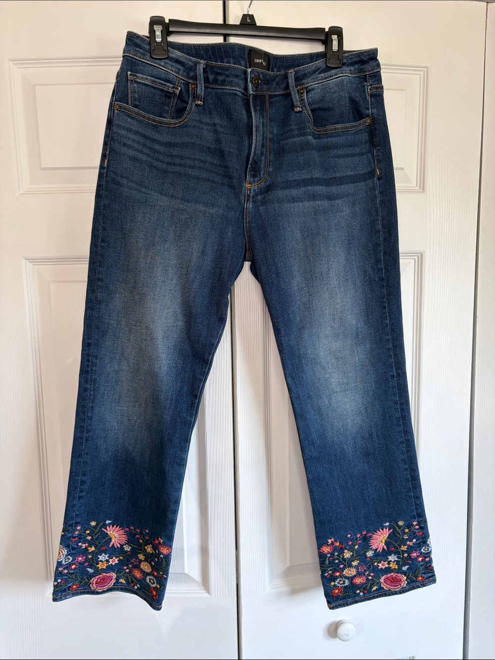 Driftwood Colette Dark Blue Jeans Embroidered Floral Hem 32 x 26 Coastal Boho